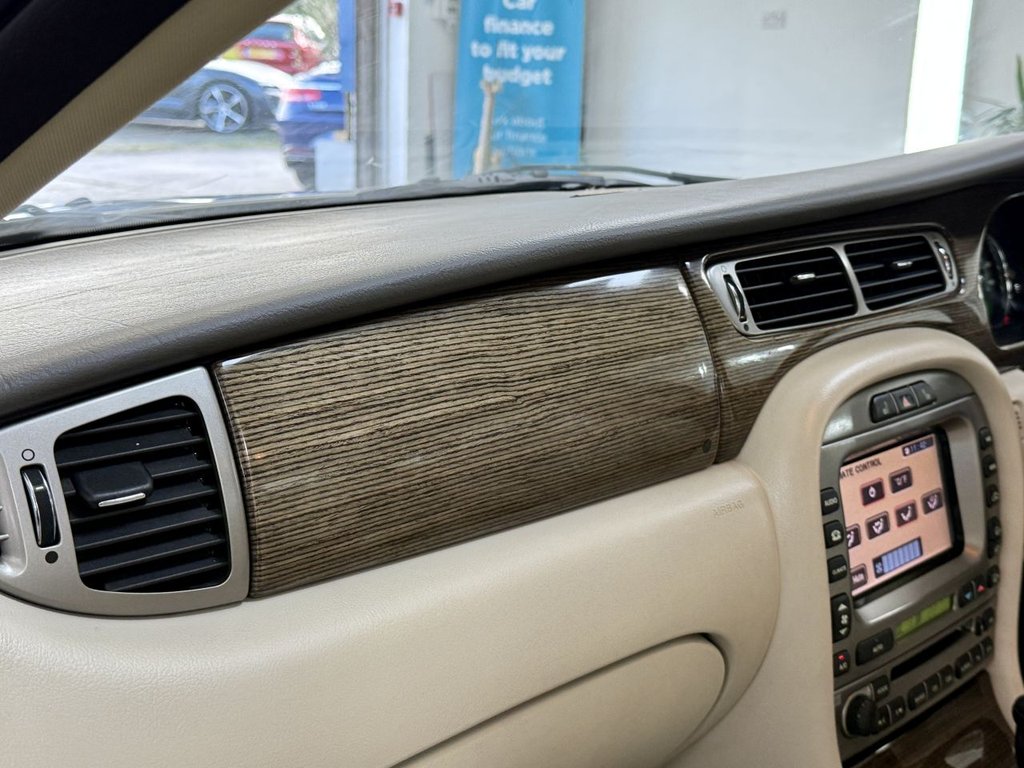 Used Jaguar X-Type 2009 for sale - 76439293: Photo 26