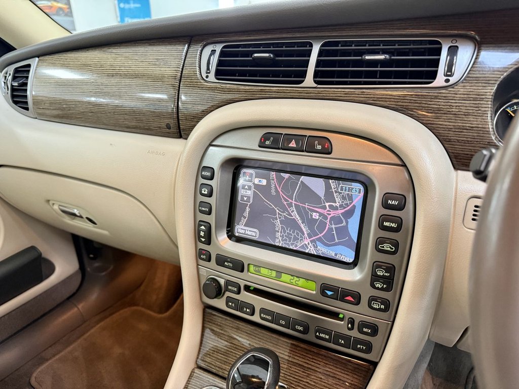 Used Jaguar X-Type 2009 for sale - 76439293: Photo 35