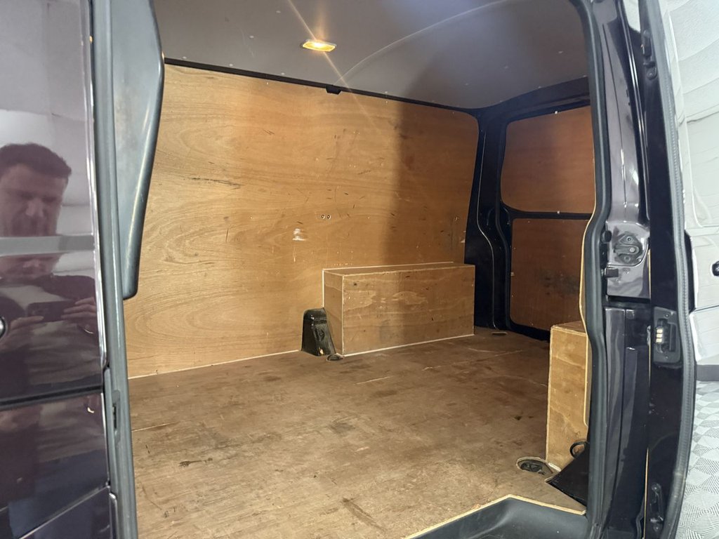 Used Volkswagen Transporter 2014 for sale - 76950705: Photo 21