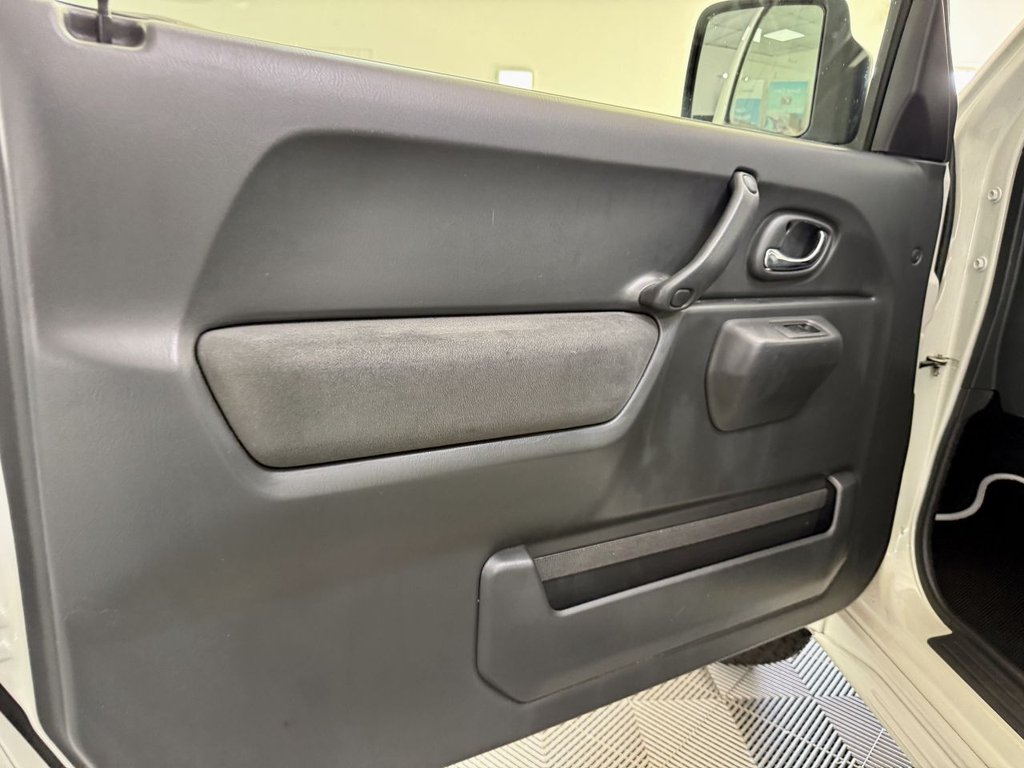 Used Suzuki Jimny 2013 for sale - 77693172: Photo 17