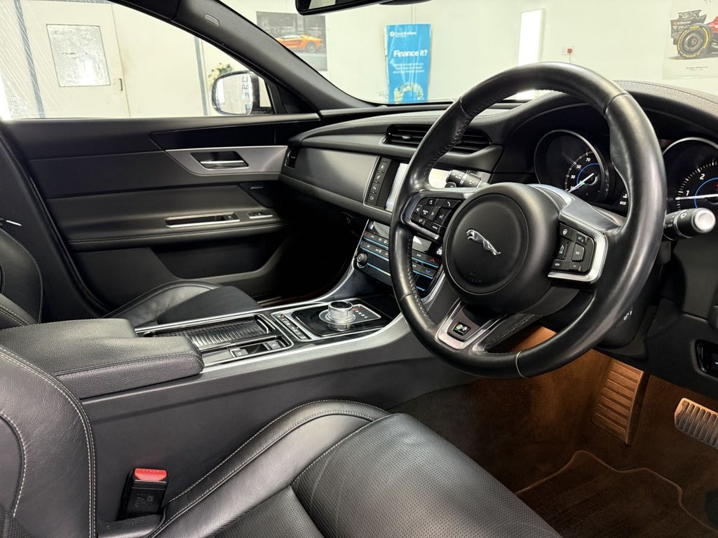 Used Jaguar XF 2016 for sale - 76910367: Photo 27