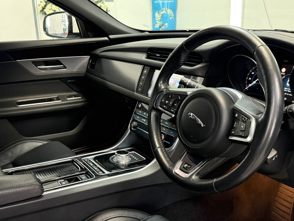 Used Jaguar XF 2016 for sale - 76910367: Photo 28