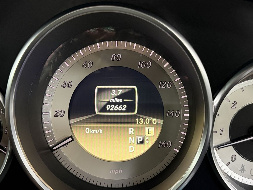 Used Mercedes-Benz CLS 2011 for sale - 77341764: Photo 38