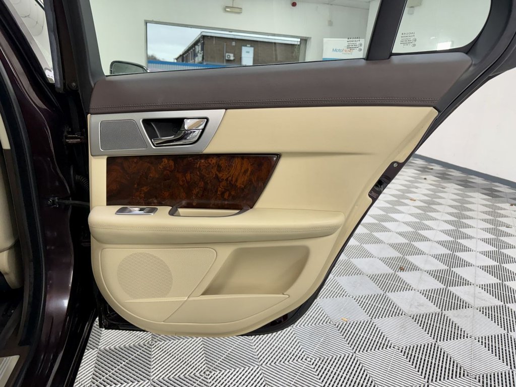 Used Jaguar XF 2012 for sale - 76883599: Photo 16