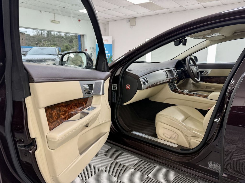 Used Jaguar XF 2012 for sale - 76883599: Photo 20