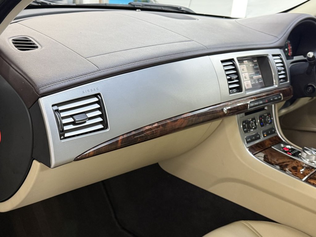 Used Jaguar XF 2012 for sale - 76883599: Photo 25