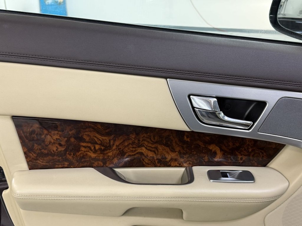 Used Jaguar XF 2012 for sale - 76883599: Photo 26