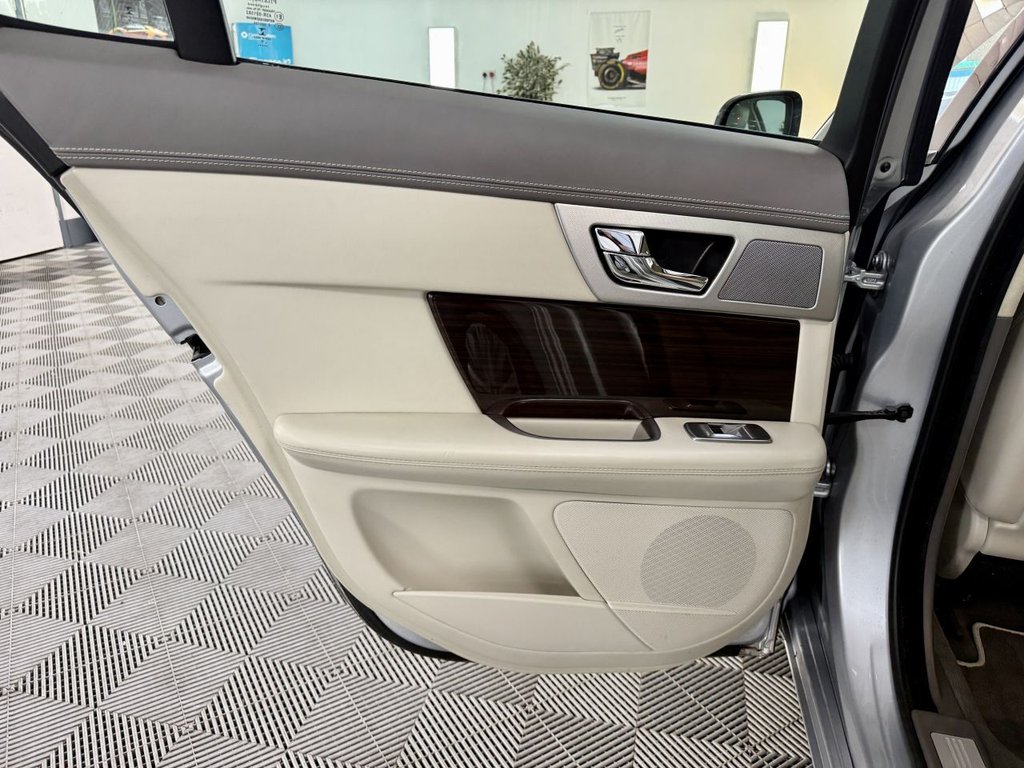 Used Jaguar XF 2012 for sale - 76323326: Photo 17