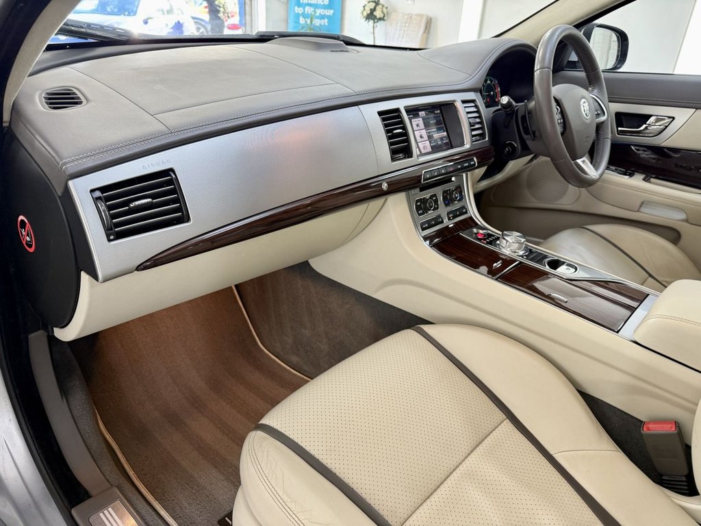 Used Jaguar XF 2012 for sale - 76323326: Photo 21