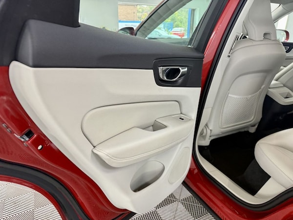 Used Volvo XC60 2020 for sale - 76304208: Photo 30