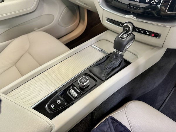 Used Volvo XC60 2020 for sale - 76304208: Photo 40