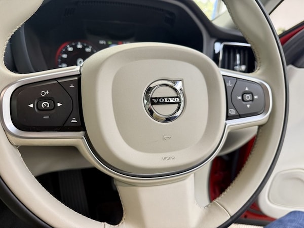 Used Volvo XC60 2020 for sale - 76304208: Photo 44