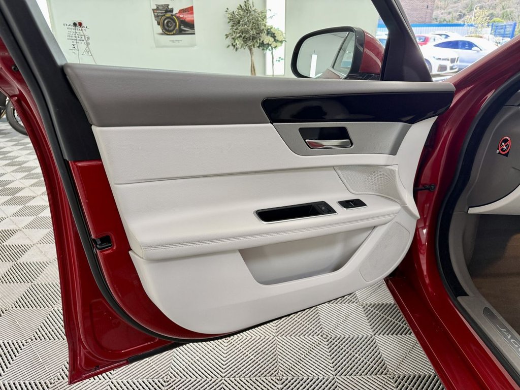 Used Jaguar XF 2018 for sale - 77821267: Photo 24