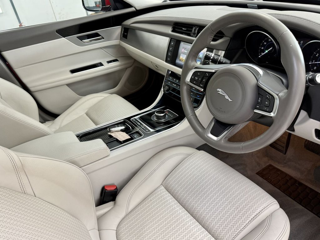 Used Jaguar XF 2018 for sale - 77821267: Photo 31