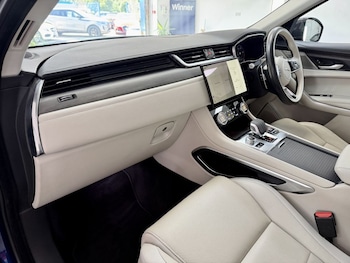 Used Jaguar F-Pace 2021 for sale - 79254477: Photo