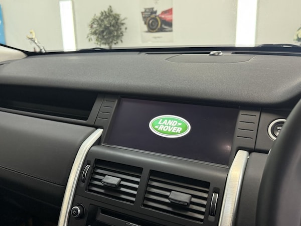 Used Land Rover Discovery Sport 2016 for sale - 76203478: Photo 32