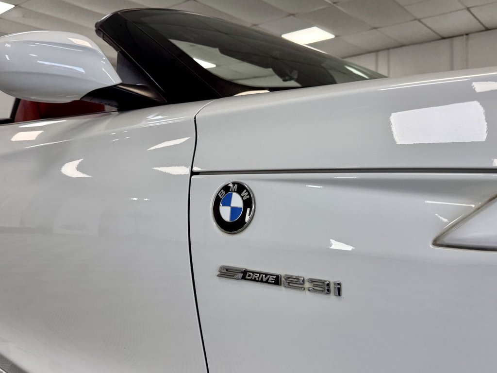 Used BMW Z4 2011 for sale - 76632421: Photo 16