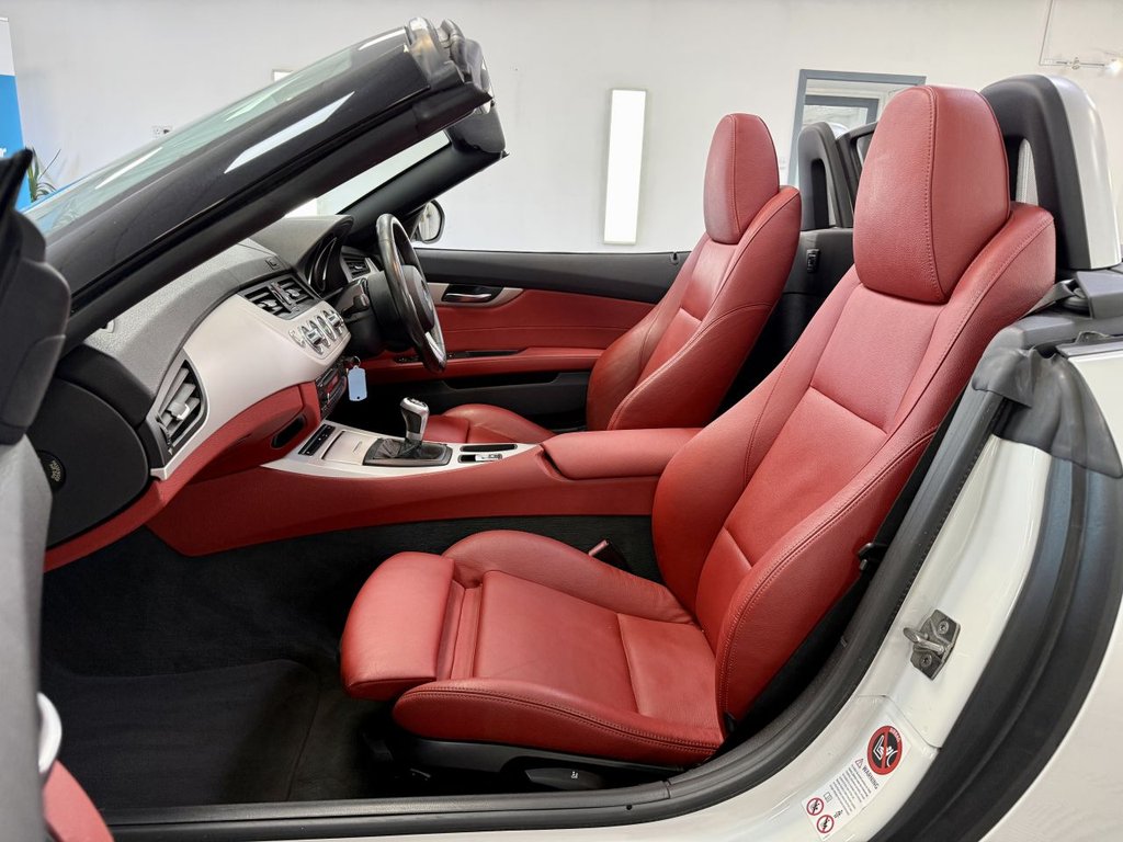 Used BMW Z4 2011 for sale - 76632421: Photo 2