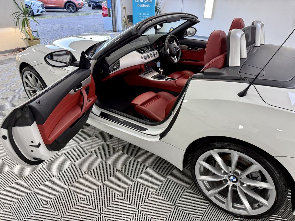 Used BMW Z4 2011 for sale - 76632421: Photo 21