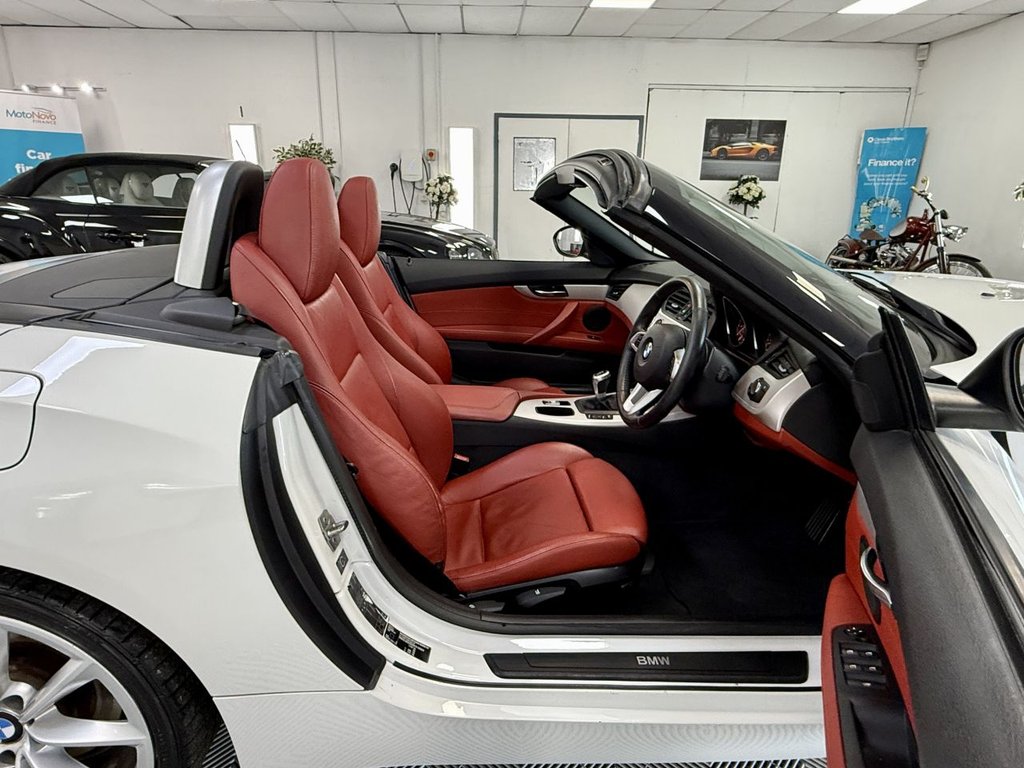 Used BMW Z4 2011 for sale - 76632421: Photo 24