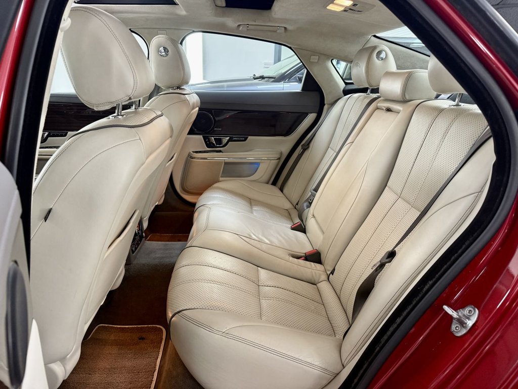 Used Jaguar XJ 2014 for sale - 76535979: Photo 25