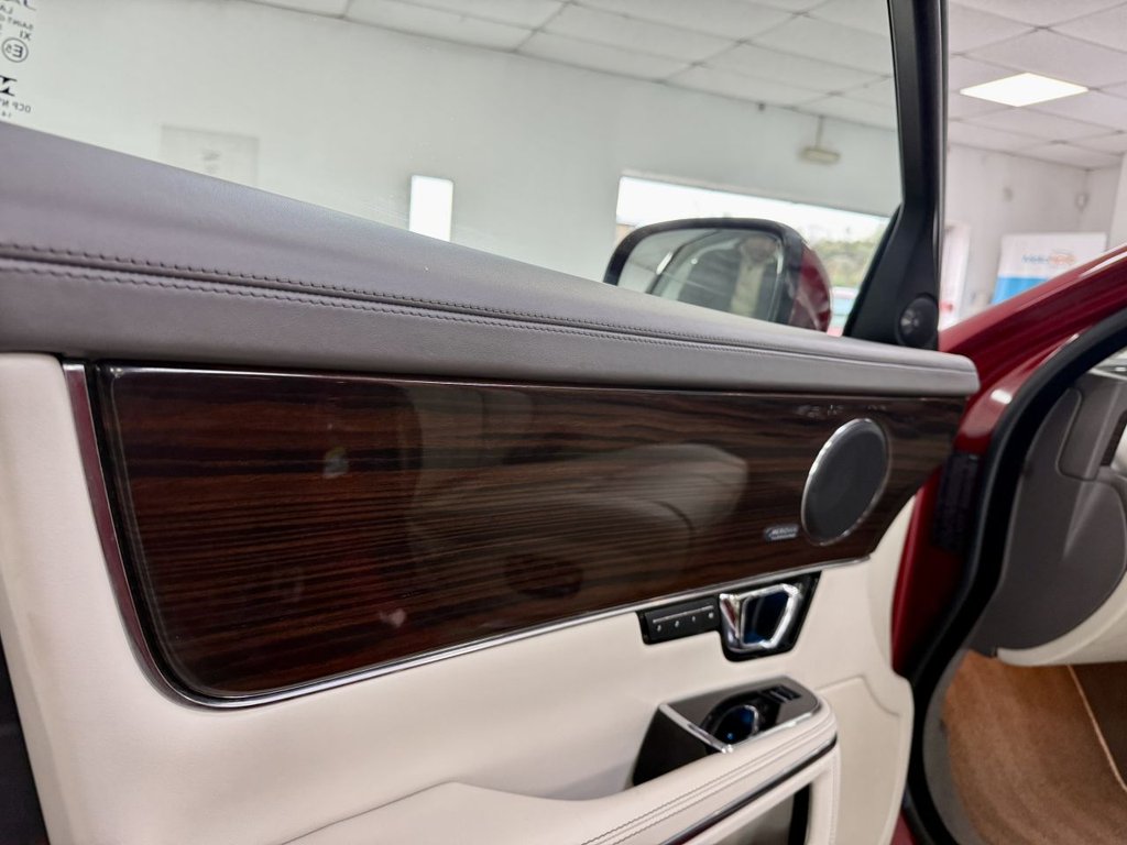 Used Jaguar XJ 2014 for sale - 76535979: Photo 32