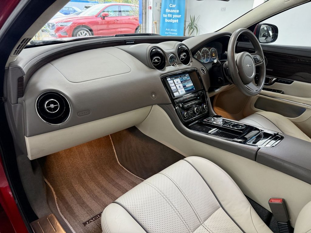 Used Jaguar XJ 2014 for sale - 76535979: Photo 34