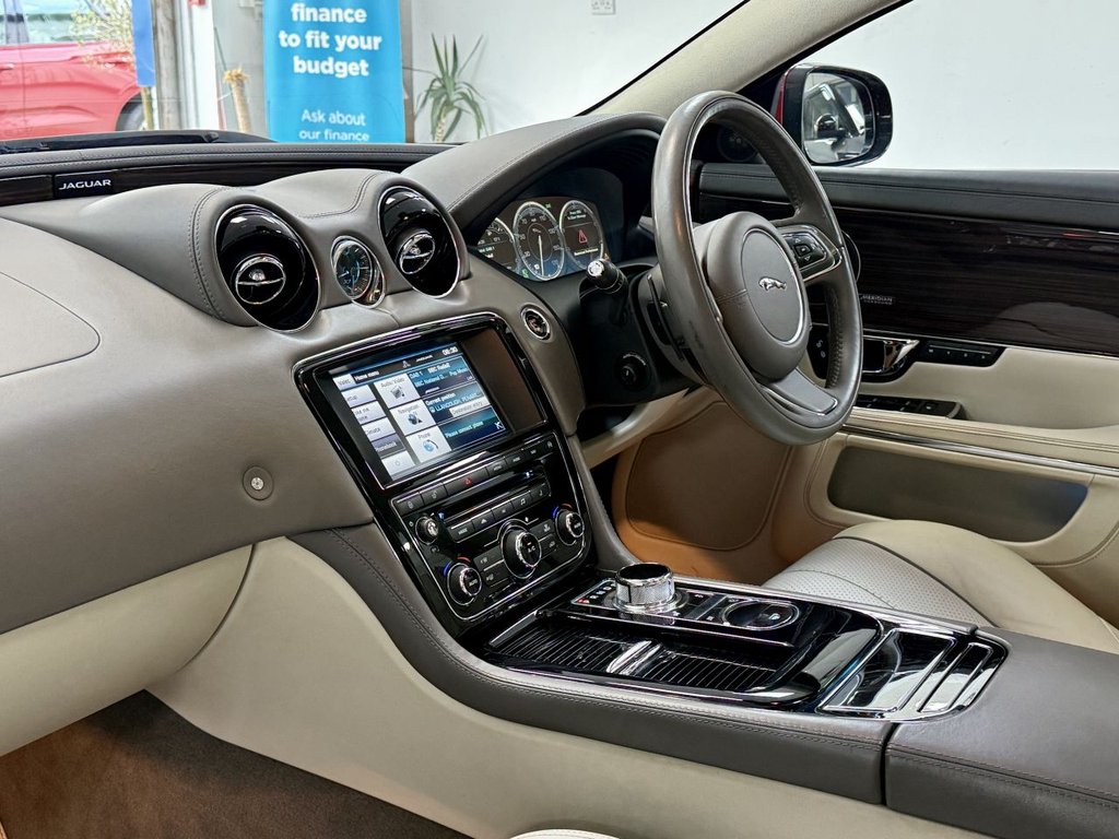 Used Jaguar XJ 2014 for sale - 76535979: Photo 35