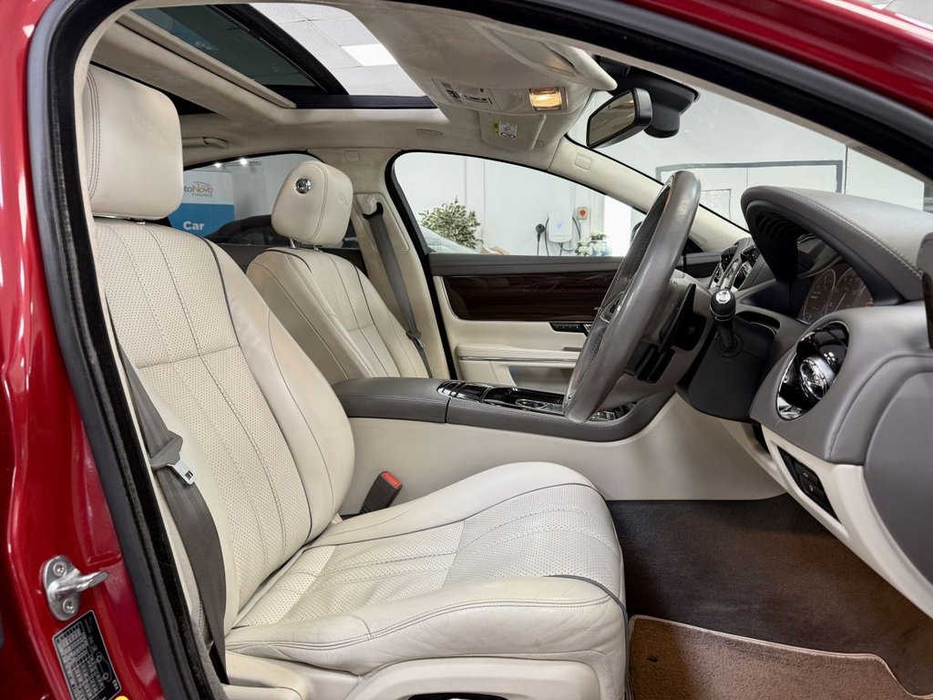 Used Jaguar XJ 2014 for sale - 76535979: Photo 37