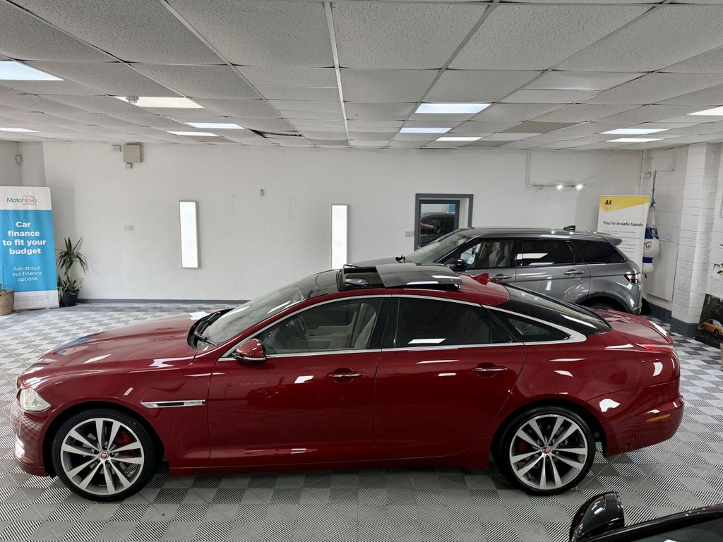 Used Jaguar XJ 2014 for sale - 76535979: Photo 8