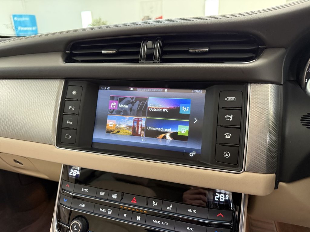 Used Jaguar XF 2017 for sale - 77056334: Photo 41