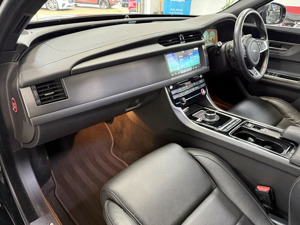 Used Jaguar XF 2016 for sale - 76724608: Photo 23