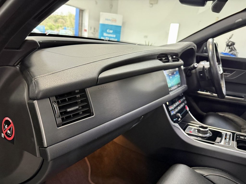 Used Jaguar XF 2016 for sale - 76724608: Photo 24