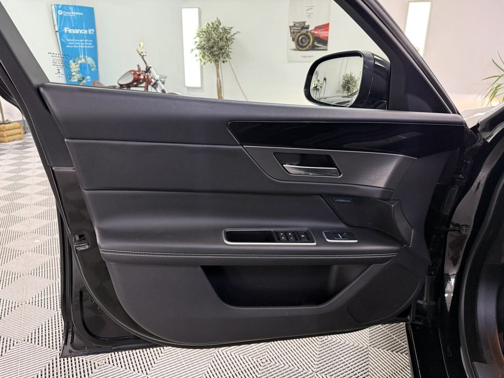 Used Jaguar XF 2016 for sale - 76724608: Photo 26