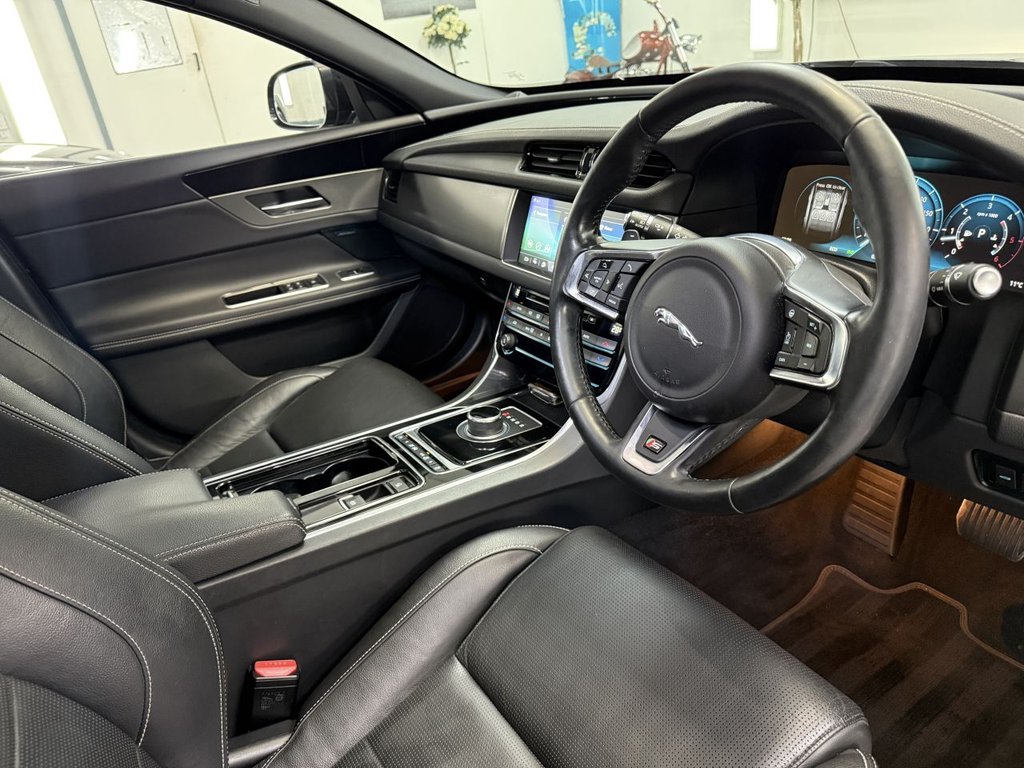 Used Jaguar XF 2016 for sale - 76724608: Photo 30