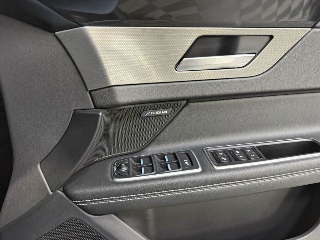 Used Jaguar XF 2016 for sale - 76724608: Photo 31