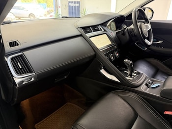 Used Jaguar E-Pace 2019 for sale - 79607653: Photo