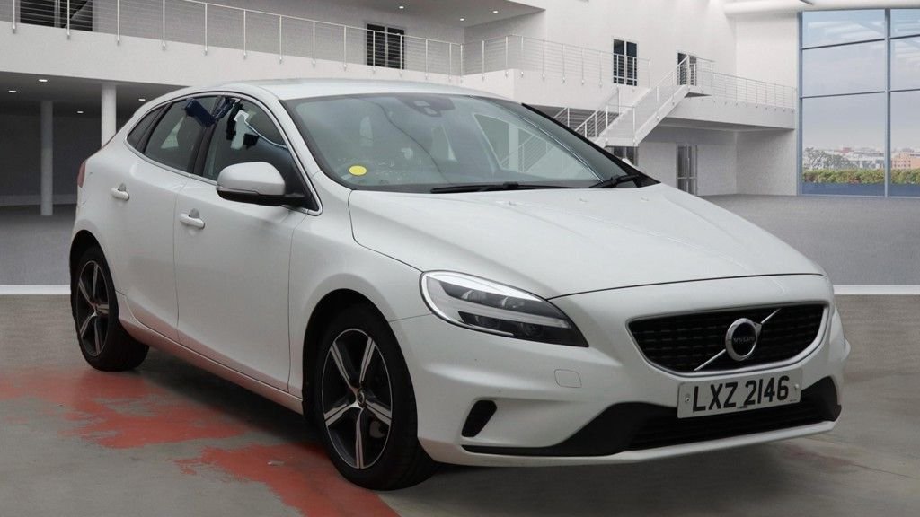 Used Volvo V40 2017 for sale - 76451951: Photo 1