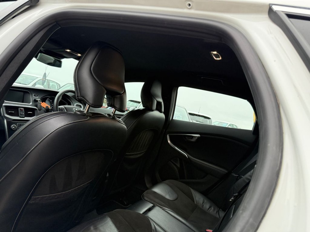 Used Volvo V40 2017 for sale - 76451951: Photo 10