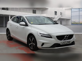 Used Volvo V40 2017 for sale - 76451951: Photo