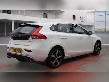Used Volvo V40 2017 for sale - 76451951: Photo