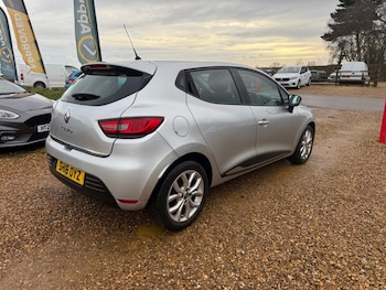 Used Renault Clio 2018 for sale - 76973623: Photo