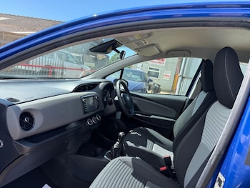 Used Toyota Yaris 2019 for sale - 78738588: Photo