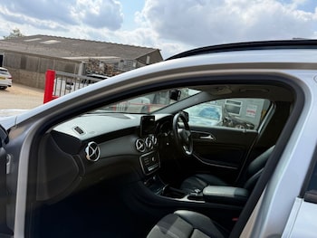 Used Mercedes-Benz GLA 2018 for sale - 79276133: Photo
