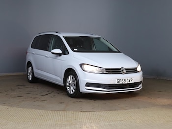 Used Volkswagen Touran 2018 for sale - 76451966: Photo