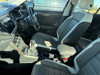 Used Volkswagen T-Roc 2018 for sale - 77905452: Photo