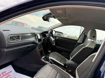 Used Volkswagen T-Roc 2018 for sale - 77905452: Photo