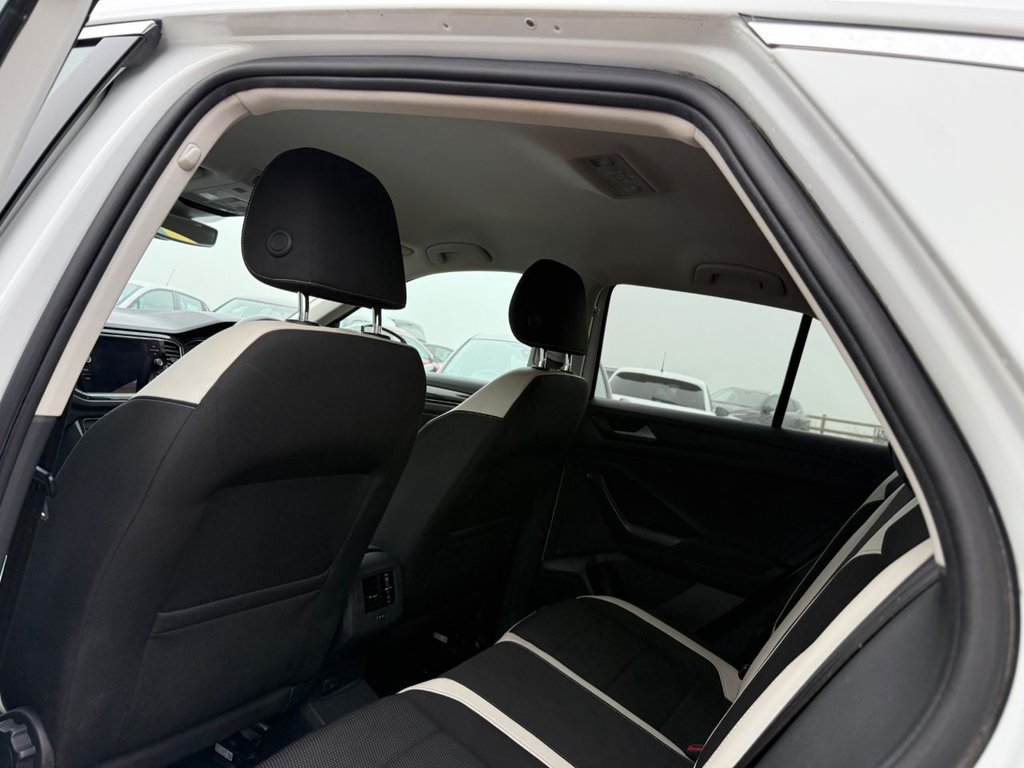 Used Volkswagen T-Roc 2018 for sale - 76632378: Photo 10