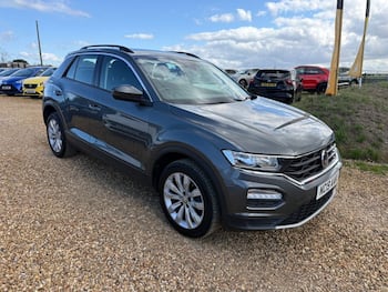 Used Volkswagen T-Roc 2019 for sale - 79856946: Photo