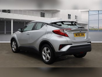 Used Toyota C-HR 2018 for sale - 76451953: Photo